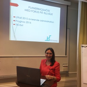 Irina Gainza, VD, beredd att presentera föregående årets resultat och årets budget. Foto: Alexis Gainza.